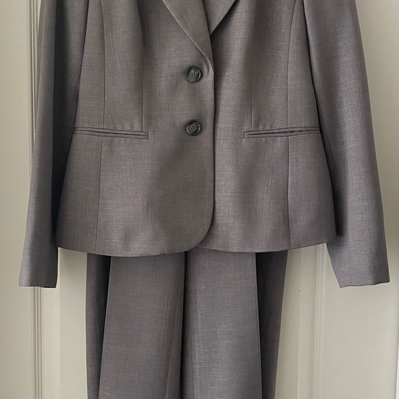 Nine West Women’s Pant Suit Grey Color Size 4 - Picture 2 of 16